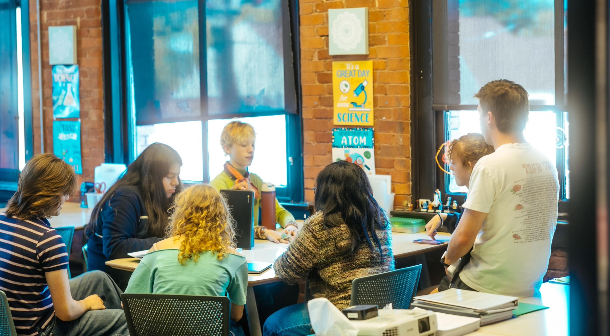 Project-Based Learning vs. Traditional Education: Which Is Right for Your Child?